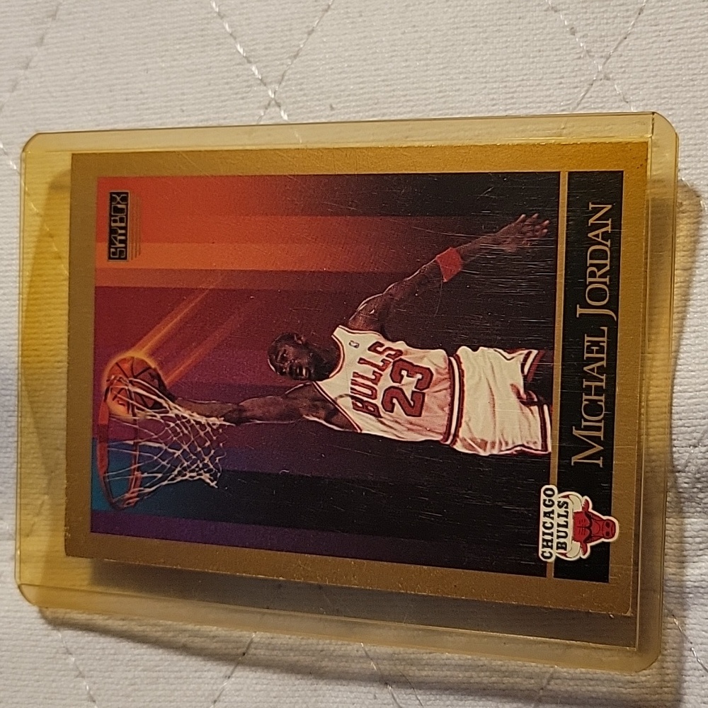 Basketball card ~ Michael Jordan 1990 Skybox #41 Basketball Card